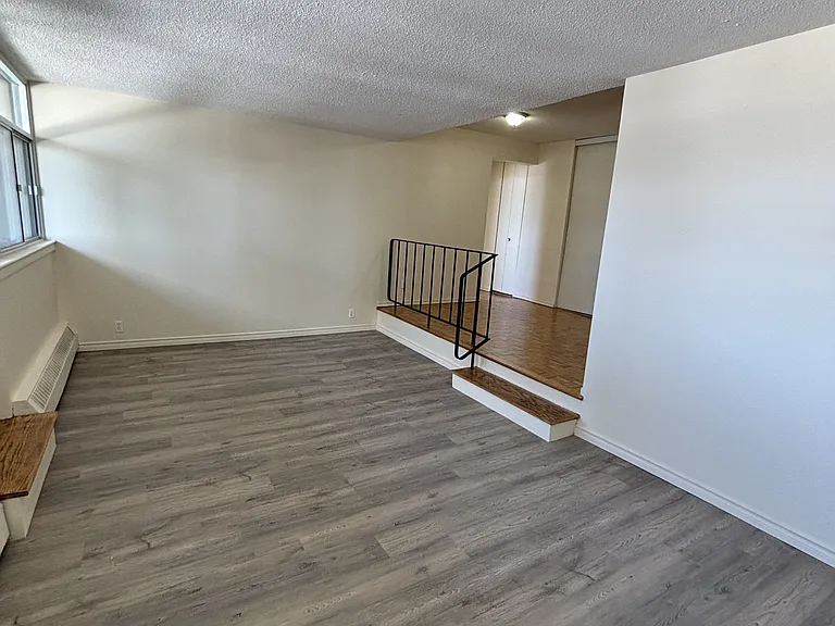 70 McEwen Ave #404 — Photo 8
