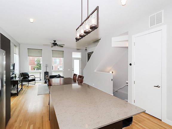 5th image of 3732 N Milwaukee Ave