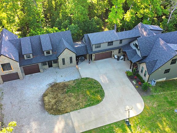 4th image of 950 Regal Heights Lane