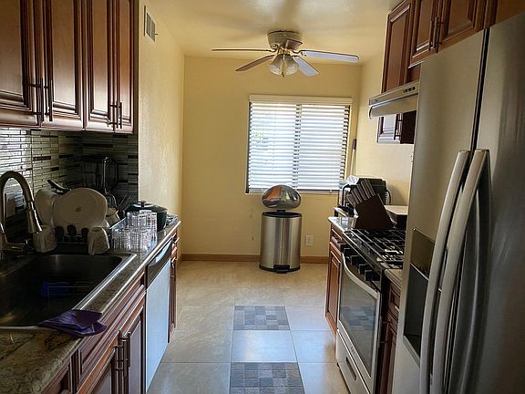 5th image of 586 W Huntington Dr Unit C
