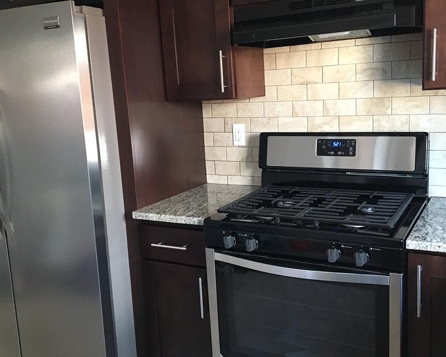 1st image of 448 Tysens Ln Floor 1