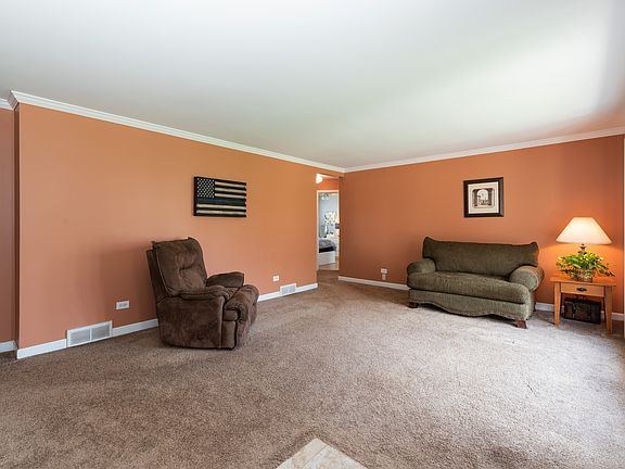 2nd image of 105 Lela Ln