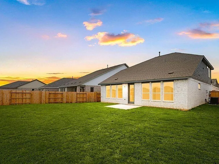 6411 Symphony Wave Dr — Photo 32