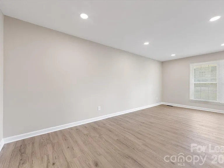 4706 Walden Ct — Photo 9