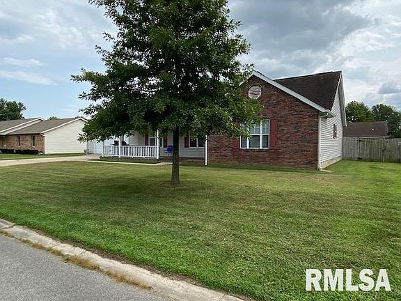 4th image of 1705 E Winchester Ct