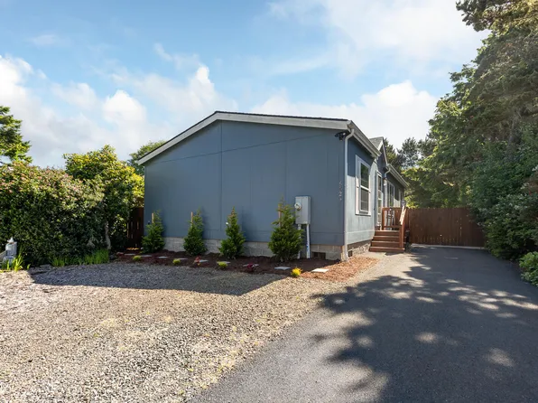 6824 SW Galley Ave, Lincoln City, OR 97367