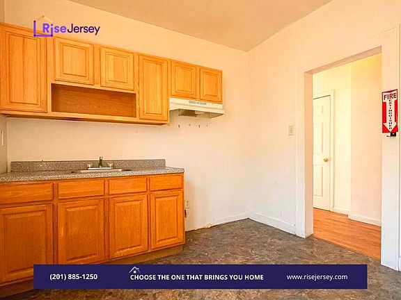 2nd image of 839 S 19th St #15