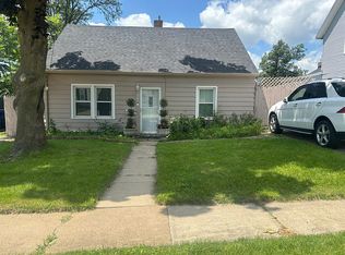 361 30th St SE, Cedar Rapids, IA 52403