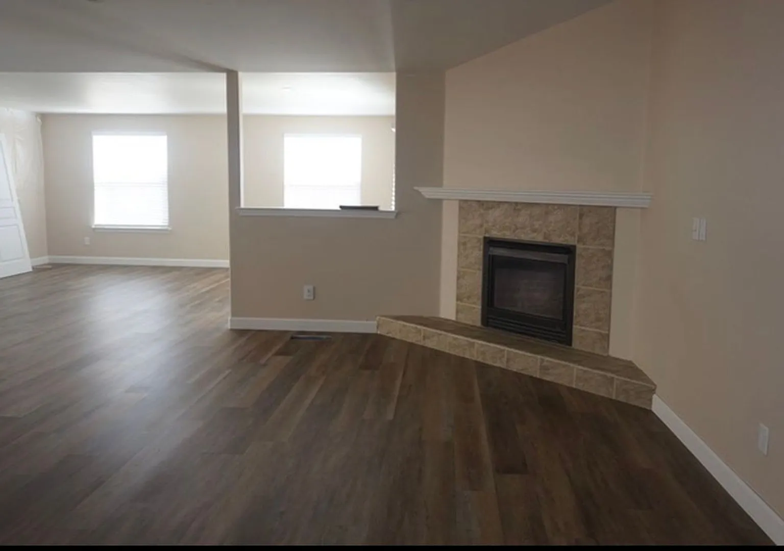583 Spur Way — Photo 2
