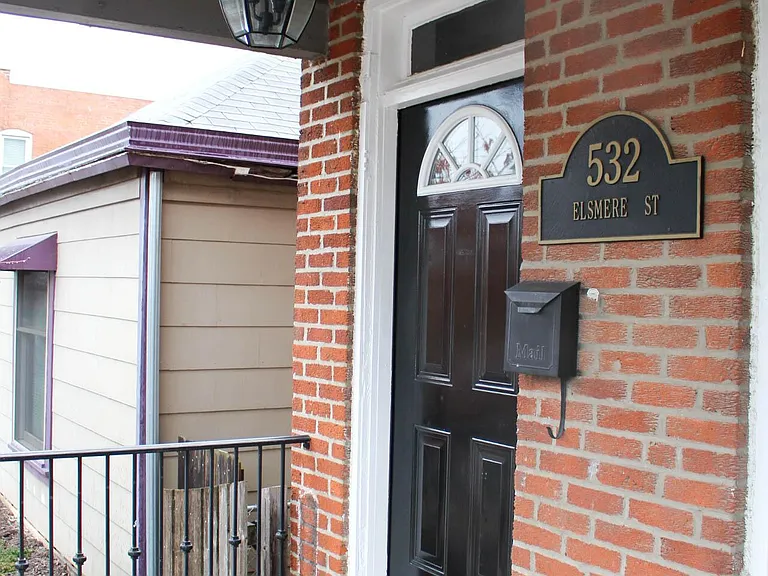 532 Elsmere St — Photo 3