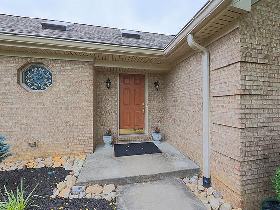 3rd image of 5258 Stonetrace Dr