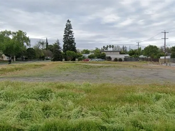 2395 N Arthur Ave, Fresno, CA 93705