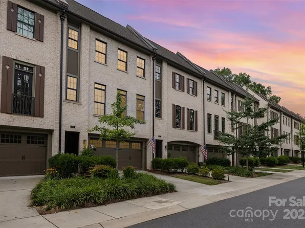 2938 Hillside Springs Dr, Charlotte, NC 28209