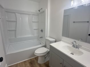 950 NW Birdsdale Ave, Gresham, OR 97030