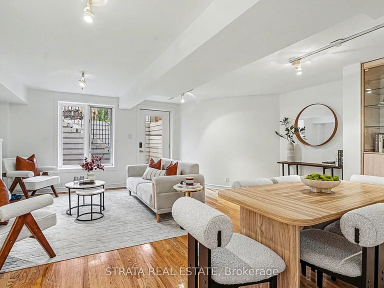 423 Manor Rd E — Photo 26