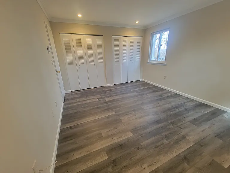 Master Bedroom pic#2