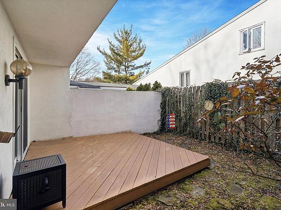 3rd image of 312 Belpaire Ct
