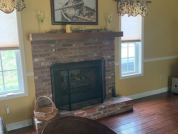 LIVING ROOM FIREPLACE