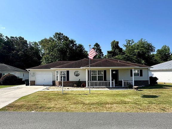 3rd image of 677 SE Rosewood Cir