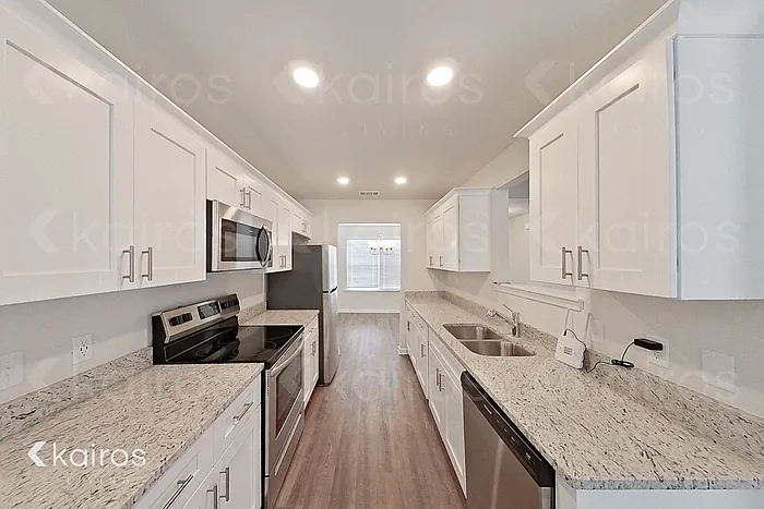 3 bed, 2.0 bath, 1439 sqft, $1,875 — Photo 2
