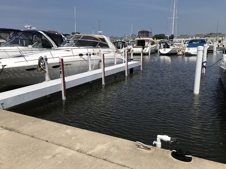 1st image of 25 Peninsula Dr #25