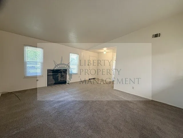 1317 Burgundy Ct — Photo 4