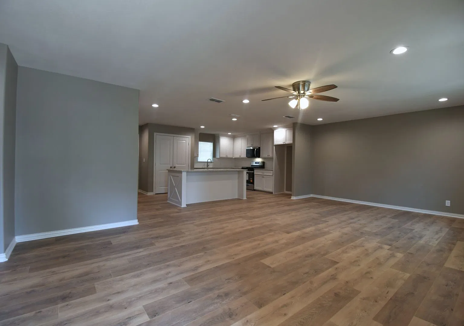 Newly Renovated Three Bedroom-2 Bathroom Brick Home! — Photo 3