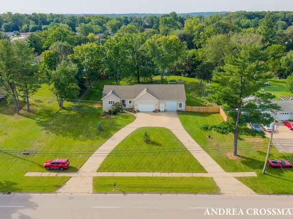 1094 68th St SE, Grand Rapids, MI 49508