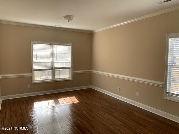 5th image of 920 Ellery Dr