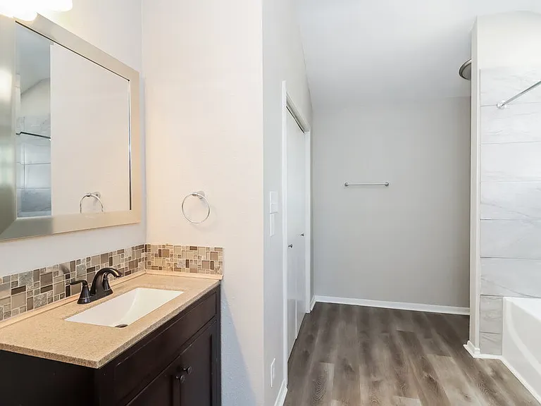 6503 Rockland Dr — Photo 12