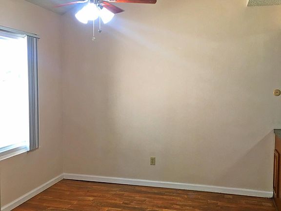 Dinning area off kitchen