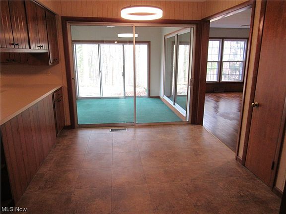4th image of 19722 Tanbark Ln