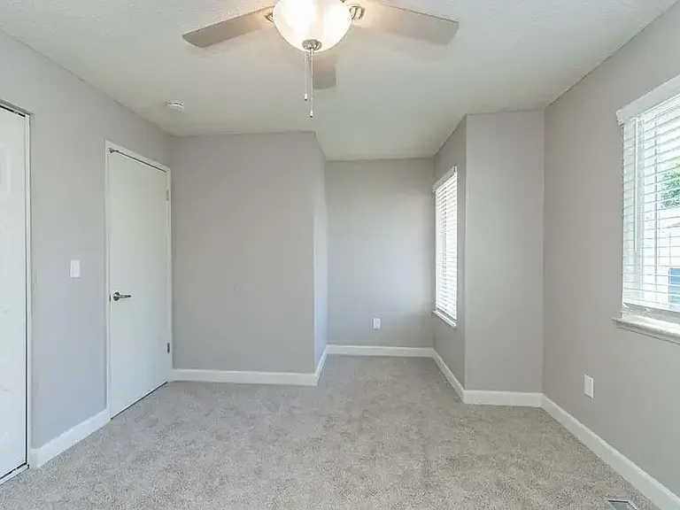 Westwood Apartments — Photo 27