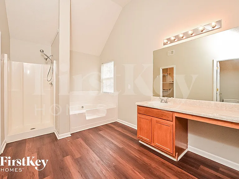 161 Titan Rd — Photo 8