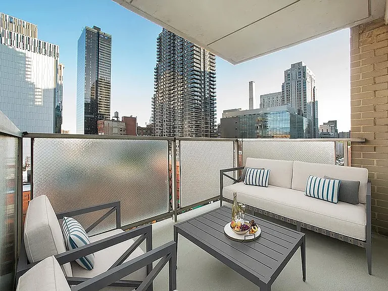 1385 York Ave #20H — Photo 13