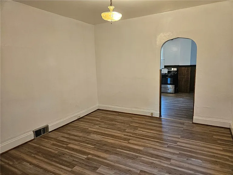2212 Cronemeyer St — Photo 14