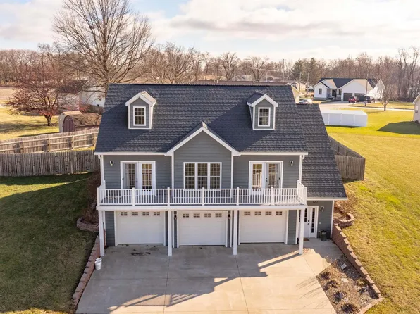 120 Spruce Ln, Albia, IA 52531