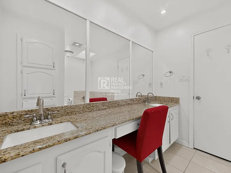 4548 Newcombe Dr — Photo 24