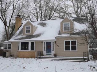 502 W Giles Ln, Peoria, IL 61614