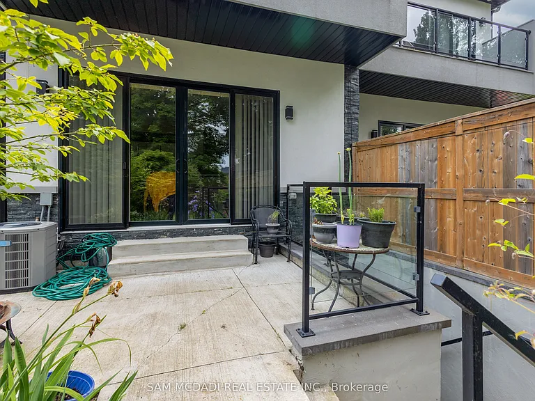 35A Broadview Ave — Photo 25