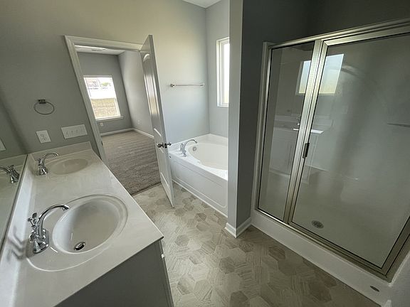 4th image of 1062 Hickoryridge Dr Lot 197