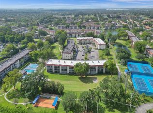 271 S Hollybrook Dr APT 202, Pembroke Pines, FL 33025