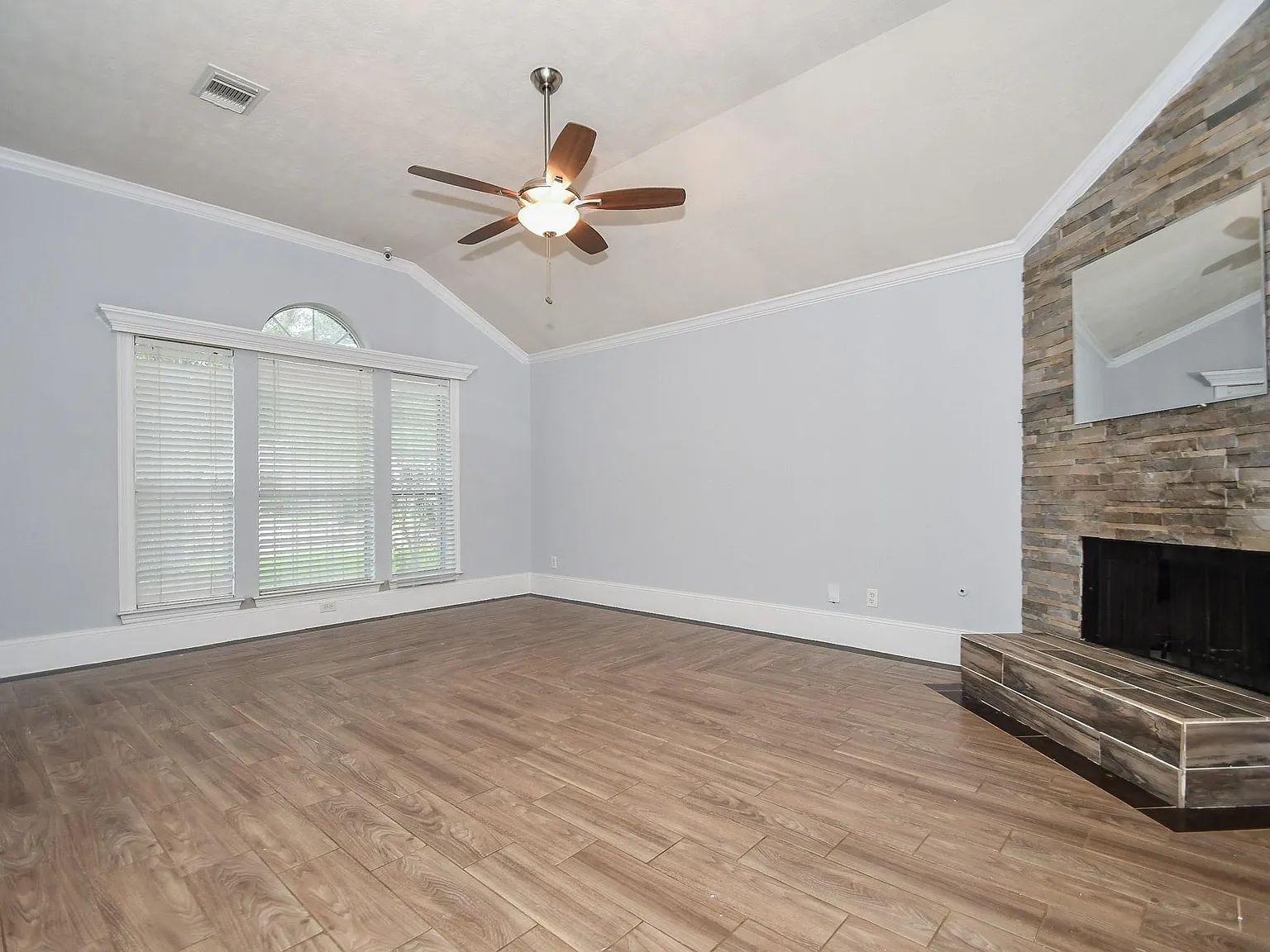 3 bed, 2.0 bath, 1662 sqft, $1,850 — Photo 4
