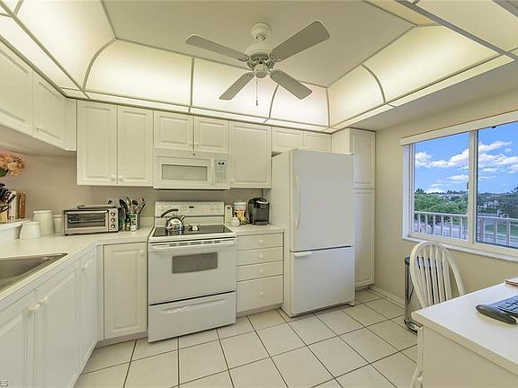 5th image of 14801 Park Lake Dr APT 302