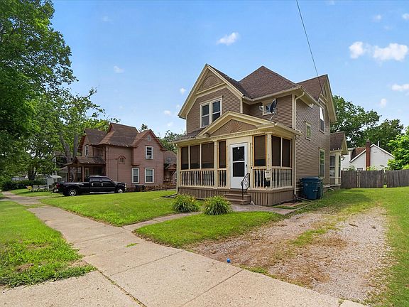 5th image of 1208 Maple Ave