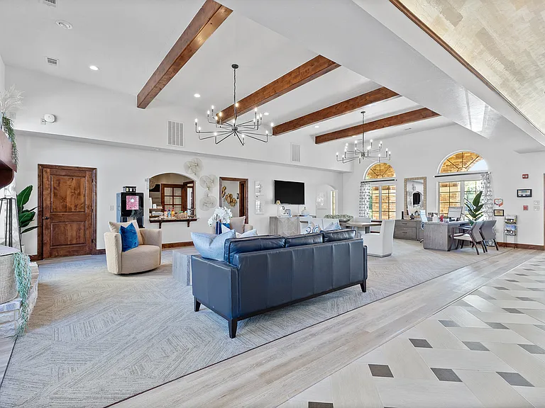 Tuscany Ranch Apartments — Photo 37