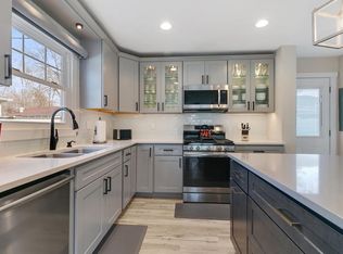 8038 Wicker Park Dr, Highland, IN 46322