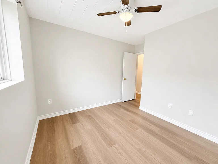 19 Empire St #8 — Photo 14
