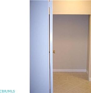 3rd image of 1620 E Broad St APT 910