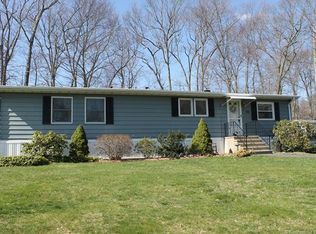 90 Colchester Cmns, Colchester, CT 06415